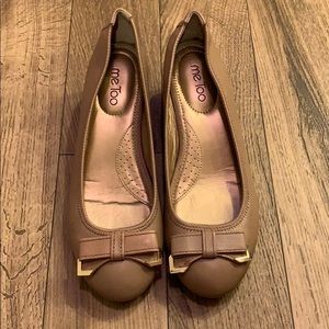 Me Too Tan Wedge Size 11